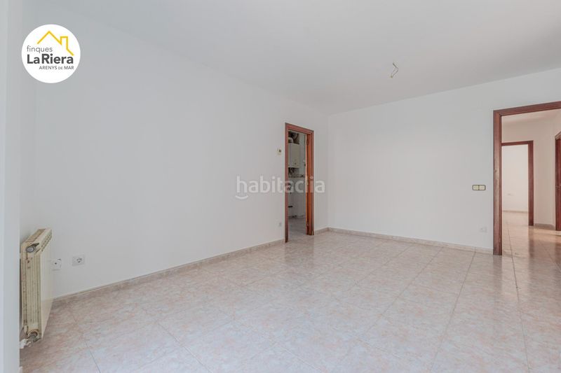 Foto 456db0eb-57a4-4ff5-bfa8-d81d19e5da9f. Pis amb aparcament a Centre Arenys de Mar