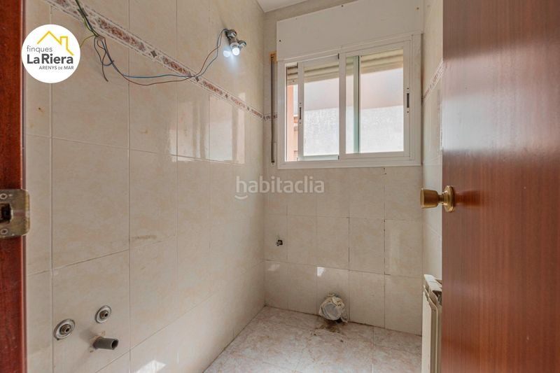 Foto d8a8d1e2-1fa6-4ecb-9e22-898287bf69e1. Pis amb aparcament a Centre Arenys de Mar