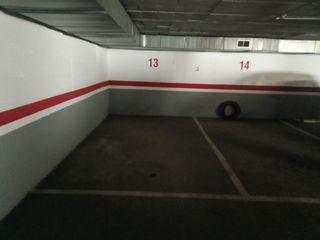 Miete Autoparkplatz in Centre. Calle avall nº 30    plaza de parking en zona centro