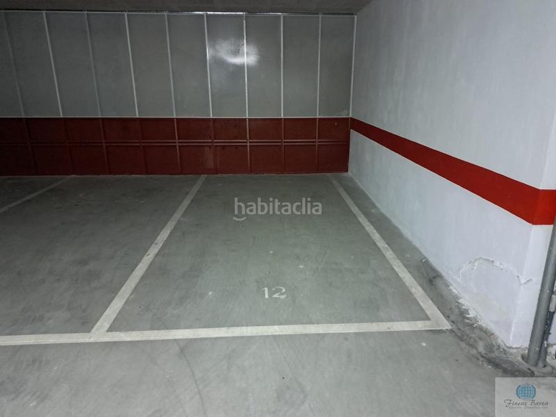 Foto 69653652-6290-4086-928f-82cc15120539. Parking voiture dans Puerto Deportivo Fuengirola