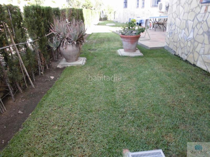 Foto 1768c9bd-60b0-4e69-9126-c2c4efb8caa3. Location chalet avec parking piscine dans El Faro de Calaburra - Chaparral Mijas