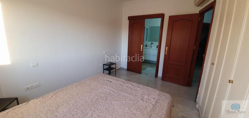 Foto 9b7e46a3-a404-4dff-baef-272b469f987c. Location chalet avec parking piscine dans El Faro de Calaburra - Chaparral Mijas