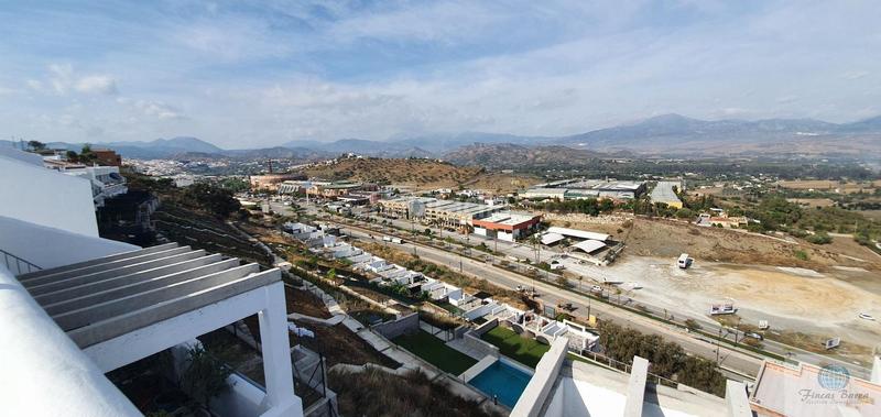 Foto 27a13b4a-ce9d-47b4-b8a5-42ecaf709274. Chalet avec parking piscine dans Coín