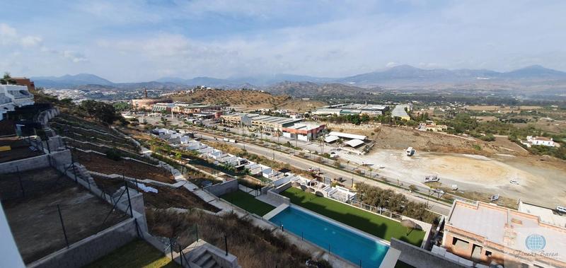 Foto 2de0fdb8-5ed6-4725-a375-7b72dc0f96d2. Chalet avec parking piscine dans Coín