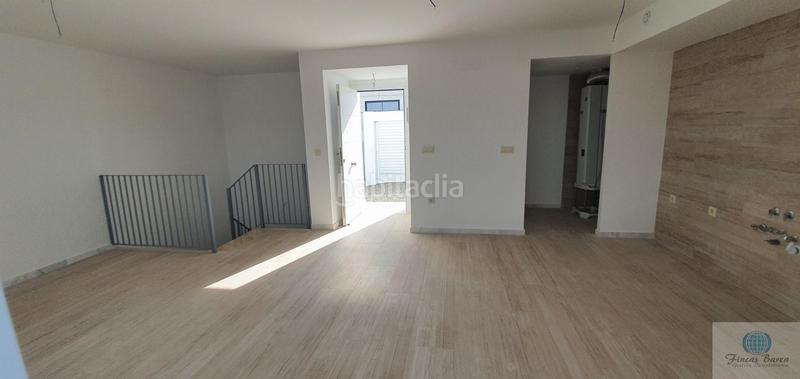 Foto bf7bff3c-b371-4db1-ac4f-187a869c241d. Chalet avec parking piscine dans Coín