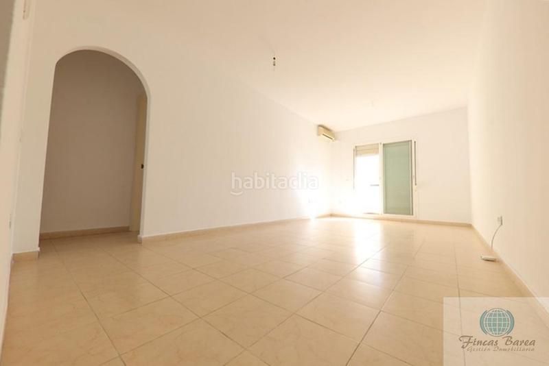 Foto 9f8f900a-57eb-44f6-8b6a-bf9ca56a2fe5. Pis amb piscina a Los Árboles Mijas