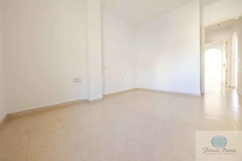 Foto f6986294-c94f-4b7a-8b9c-a3c51934cbb8. Pis amb piscina a Los Árboles Mijas