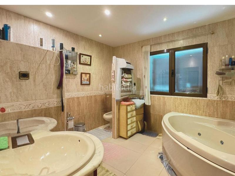 Foto 11e5af6e-3582-40d1-9284-242d7cc31677. House with heating in Carlos Ruiz Collado Villalba