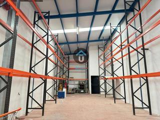Nau industrial  La marina. Venta de local duplx mas garaje en carpio de tajo