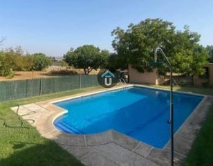 Bauernhof  Urbanización entramborrios. Casa rústica con piscina en talavera de la reina