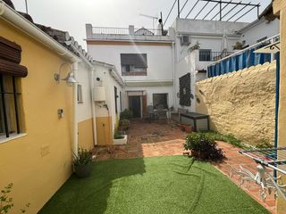 Casa  Calle federico garcía lorca. Magnifica casa en el centro de salteras
