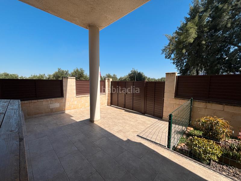 Foto 01e2ffe3-91cd-4a8f-b23e-742ef990c19f. Doppelhaus mit parking pool in Colegio Europa Espartinas