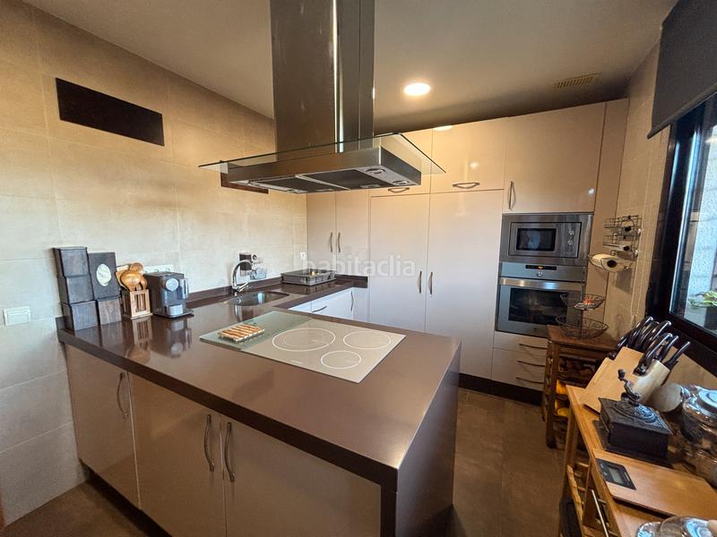 Foto 298dd630-4190-48b8-86b1-1dff83c10ead. Doppelhaus mit parking pool in Colegio Europa Espartinas