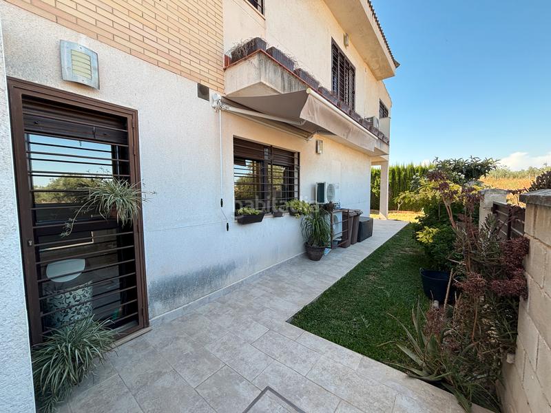 Foto 9b64a168-c79a-4c7e-9aea-2de9fdc1df2e. Doppelhaus mit parking pool in Colegio Europa Espartinas