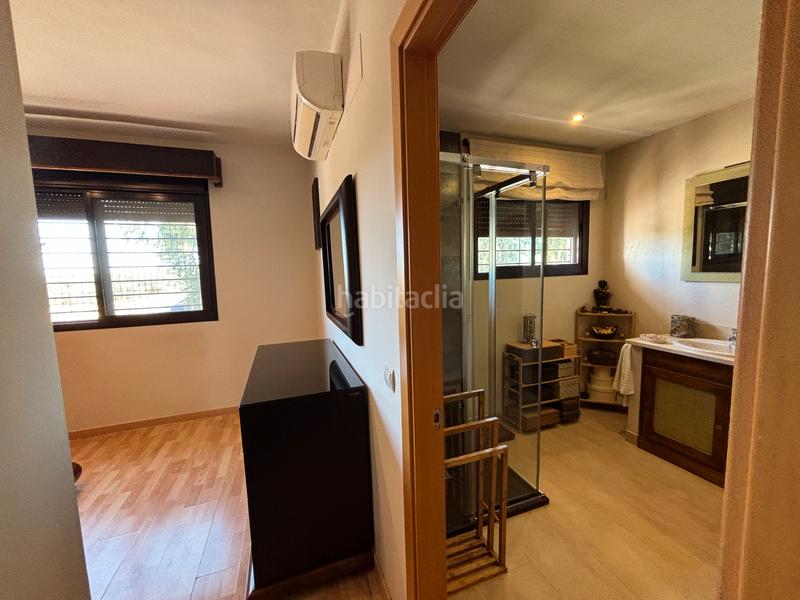 Foto b2c2787c-1189-4f69-8afe-3c27dfaca0a4. Doppelhaus mit parking pool in Colegio Europa Espartinas