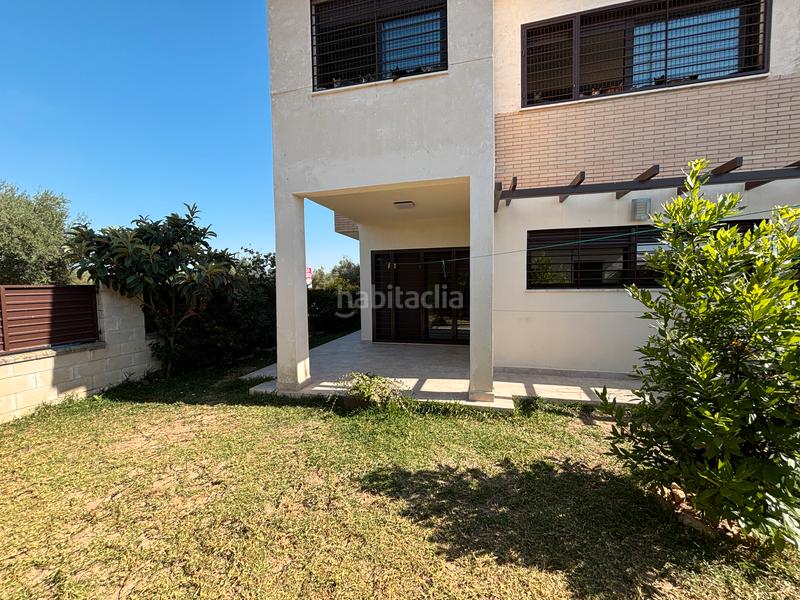 Foto b4706085-7825-4410-ae1d-e20afa39db79. Doppelhaus mit parking pool in Colegio Europa Espartinas