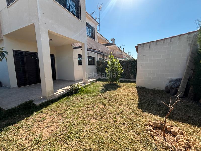 Foto c30918fe-5b3a-4cf7-9263-6243a432e71e. Doppelhaus mit parking pool in Colegio Europa Espartinas