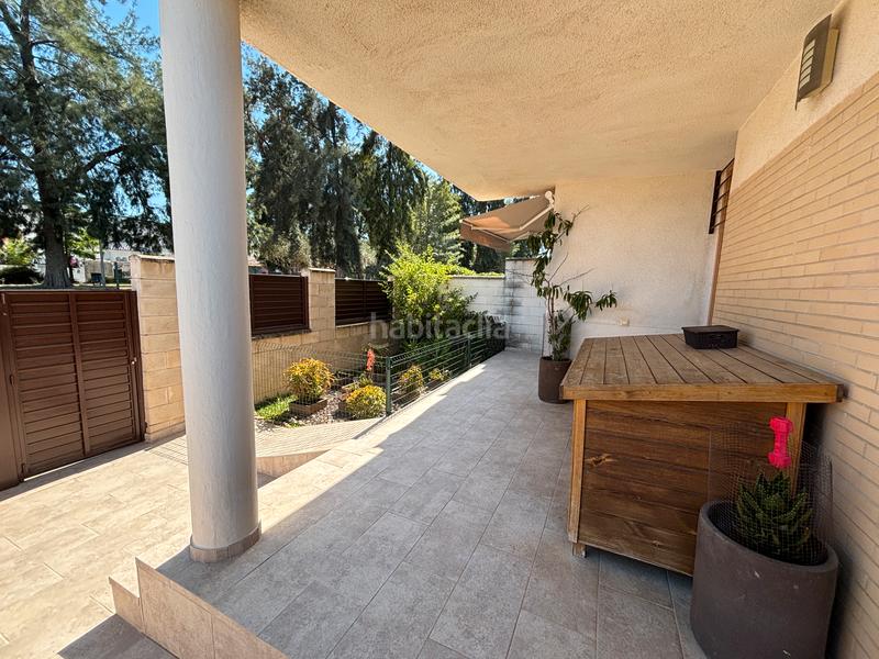 Foto c474e06e-bbf0-4f59-93eb-aad3fed39dba. Doppelhaus mit parking pool in Colegio Europa Espartinas