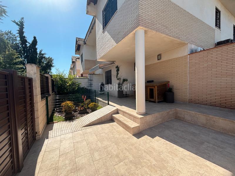 Foto e7576476-a006-437e-81e4-91de1cfae67f. Doppelhaus mit parking pool in Colegio Europa Espartinas