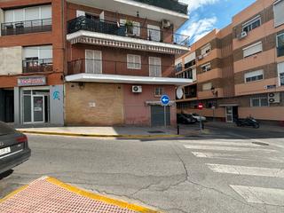 Lloguer Local Comercial  Calle diego de los reyes. Se alquila local en castilleja de la cuesta