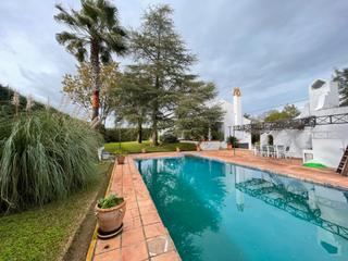 Xalet a Sanlúcar la Mayor. Se vende magnifico chalet independiente
