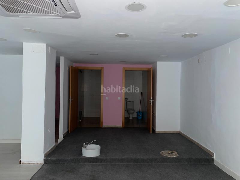 Foto 1469c77b-86ff-49b8-8eb2-23a9f59d3500. Local comercial a Castilleja de la Cuesta