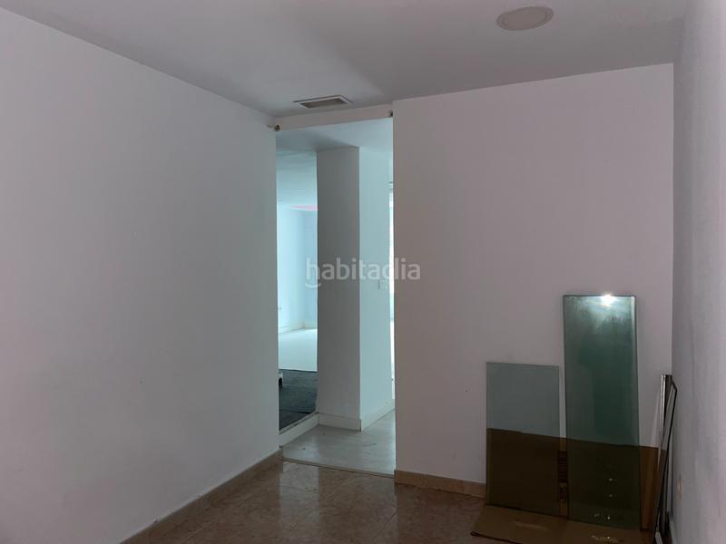 Foto 1d01ca7b-cc08-4dc8-9fe8-f54b6fd56210. Local comercial a Castilleja de la Cuesta