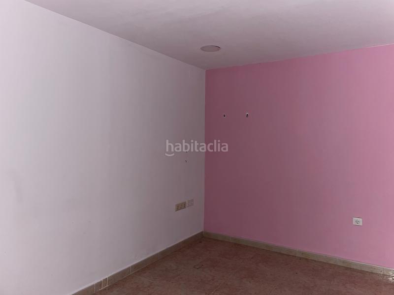 Foto 389a60bf-a7da-4604-bda3-b3ef4d9f717c. Local comercial a Castilleja de la Cuesta