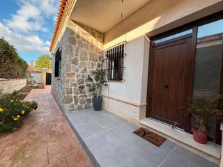 Xalet en Bollullos de la Mitacin. Magnifico chalet independiente en la juliana