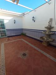 Maison à Albaida del Aljarafe. Se vende casa muy centrica