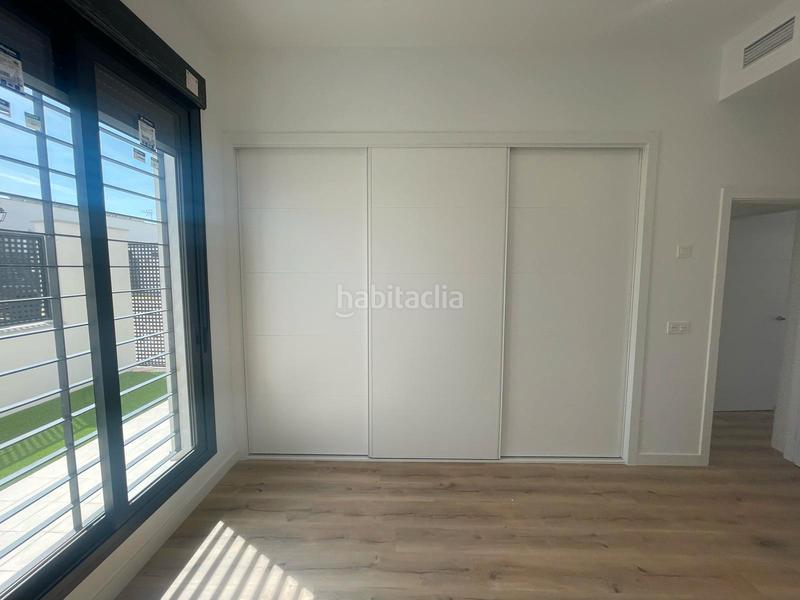 Foto 97128f9c-4a89-4cba-bc1a-158263e64652. Casa bifamiliare con parcheggio in Colegio Europa Espartinas