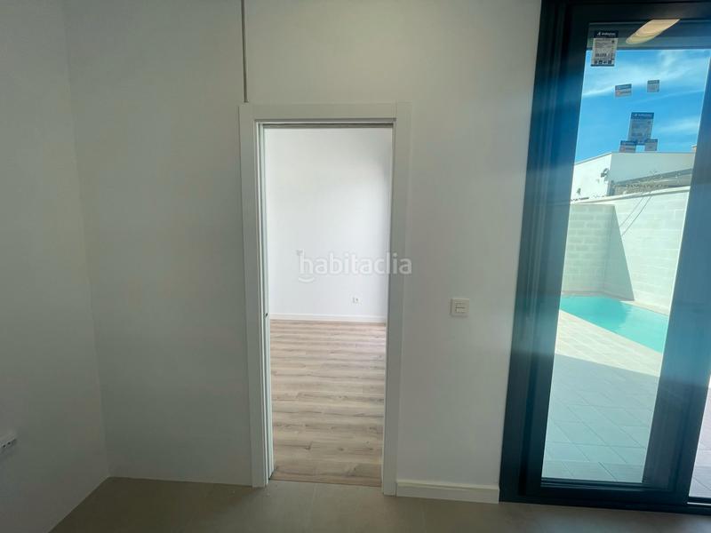 Foto a12ec98d-b6dd-4566-ba52-3d49b0e85d20. Casa bifamiliare con parcheggio in Colegio Europa Espartinas