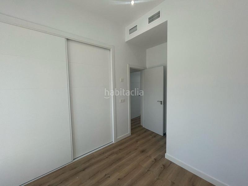 Foto b181bef1-50c9-4511-9214-0f0048dc010a. Casa bifamiliare con parcheggio in Colegio Europa Espartinas