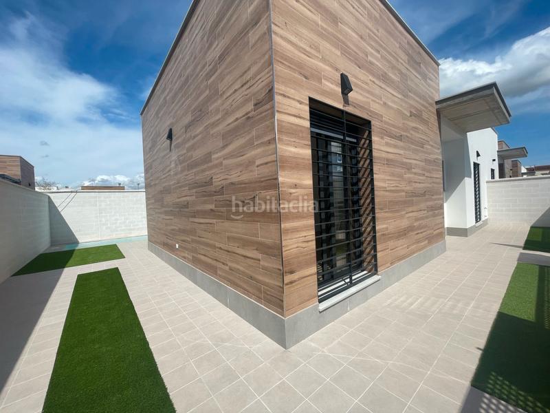 Foto d985eddd-74d0-4390-b132-7b11ecc3e8e8. Casa bifamiliare con parcheggio in Colegio Europa Espartinas