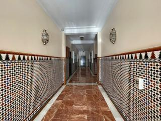 Appartement  Avenida de la reina mercedes. Piso en avenida reina mercedes