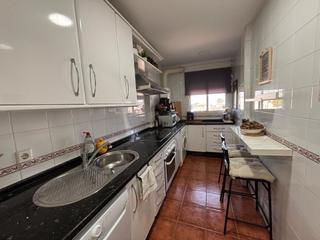 Piso  Calle chucena. Se vende piso de vpo con garaje incluido