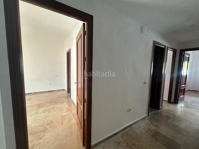 Foto 1c094714-d47a-46b8-8392-42bcdaecd53c. Casa adossada amb aparcament a Espartinas pueblo Espartinas