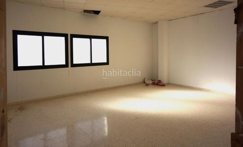 Foto bbce6184-d70b-4076-a11e-99421a280bb2. Oficina a San Jose de la Rinconada