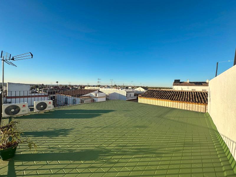 Foto c94b5863-40b9-4b5d-9a06-468e7d436215. Casa a Salteras