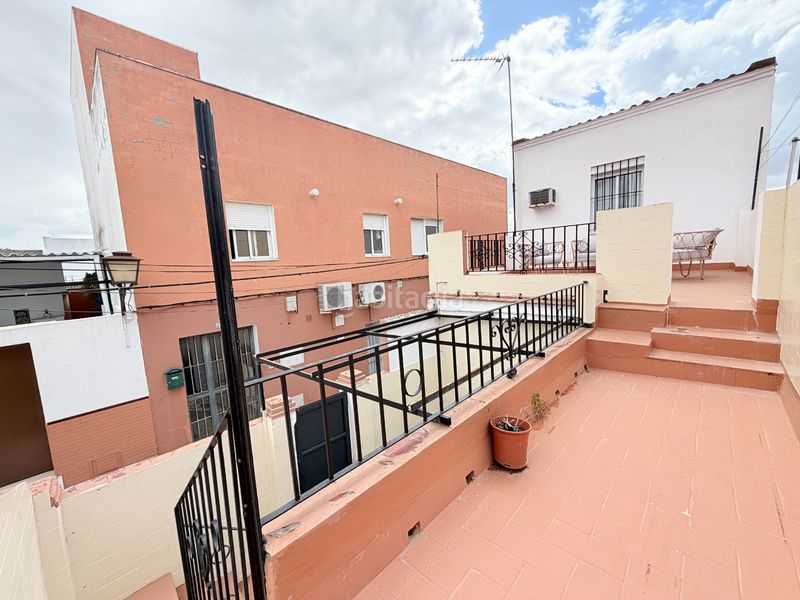 Foto c5361dba-82e6-4e06-82cc-46b9fe550cdc. Casa a Zona Universitaria Bormujos