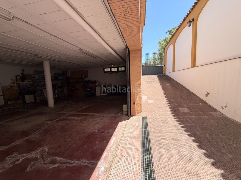 Foto cf9a82f7-2a60-45d3-a236-0a6246eb7be6. Xalet amb xemeneia aparcament piscina a Avenida Juan Diego Bormujos