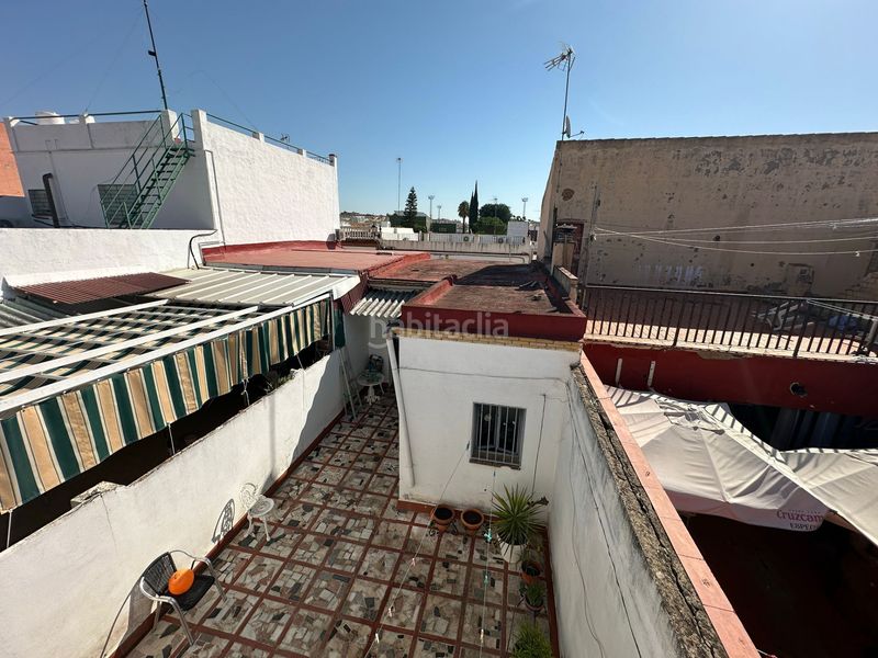 Foto b4bfcbd6-b41c-4473-91f4-937db9bea652. Casa a Centro Bormujos