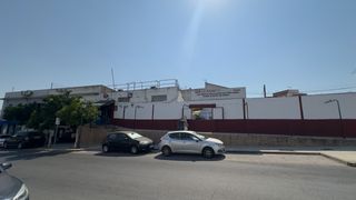 Local Comercial  Avenida coria. Se vende local