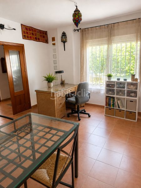 Foto 1576a01b-aa7b-4925-9a16-4c8e7bc582a1. Casa aparellada amb aparcament a Salteras