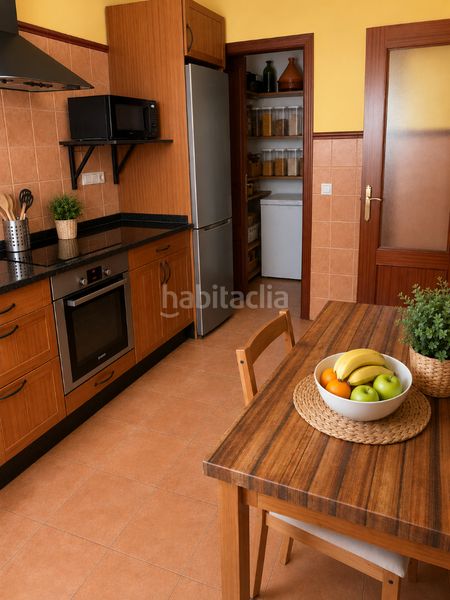 Foto 75f52fe8-d348-47d6-b1fe-30d9fb0997b9. Casa aparellada amb aparcament a Salteras