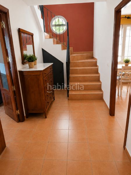 Foto aebeddf3-6ef3-4152-8002-a95fb62942e4. Casa aparellada amb aparcament a Salteras