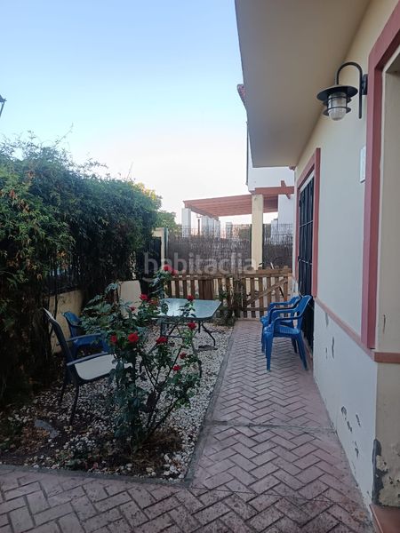 Foto b80c527b-524d-43b0-a54e-9080d7aaf77a. Casa aparellada amb aparcament a Salteras