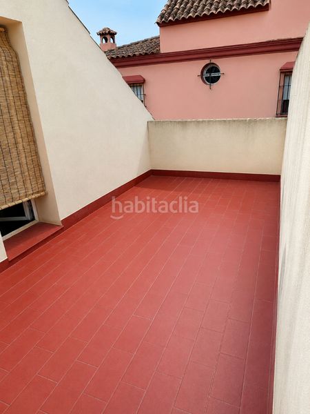 Foto f9f58b2c-64b1-4881-a991-b5b6a70063f5. Casa aparellada amb aparcament a Salteras