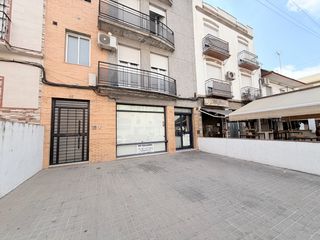 Local Comercial  Avenida palomares. Local en venta en coria del rio