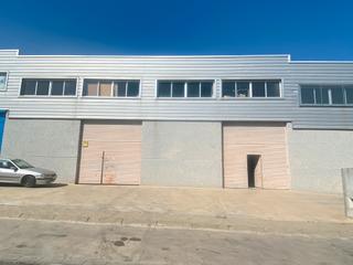 Local commercial  Calle foso. Se vende nave en el poligono torrealcazar